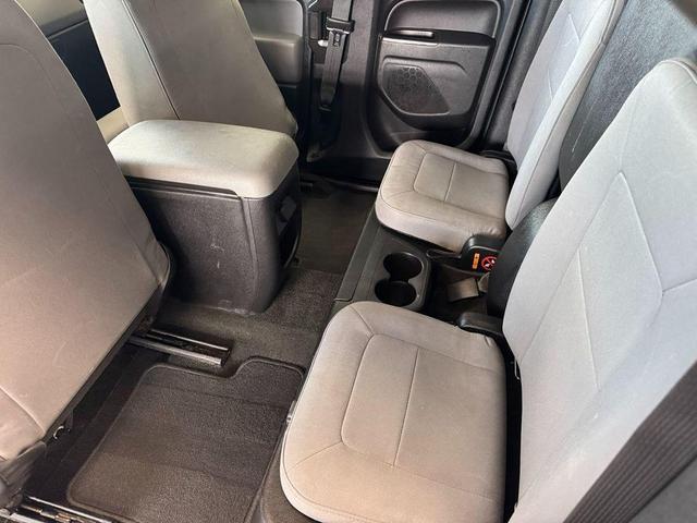 Photo of 2018 Summit White Chevrolet Colorado
