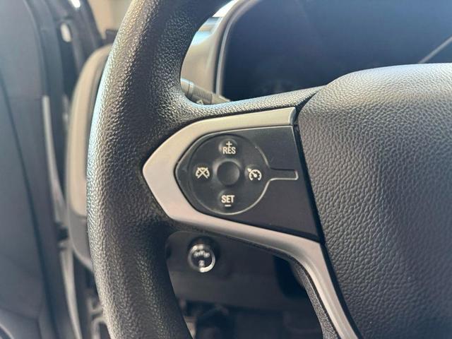 Photo of 2018 Summit White Chevrolet Colorado