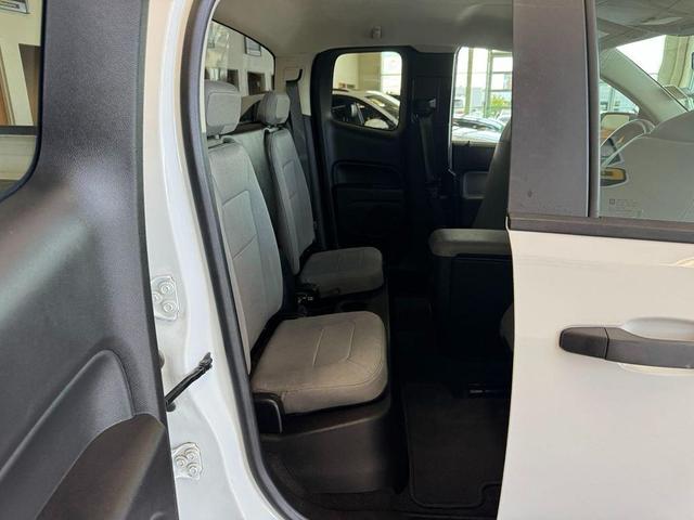 Photo of 2018 Summit White Chevrolet Colorado