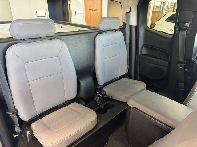 Photo of 2018 Summit White Chevrolet Colorado