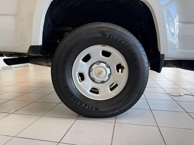 Photo of 2018 Summit White Chevrolet Colorado