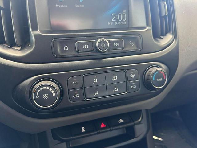 Photo of 2018 Summit White Chevrolet Colorado