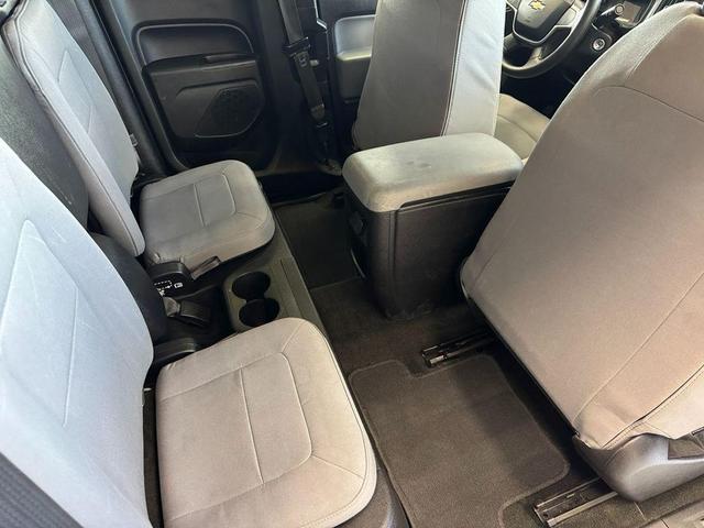 Photo of 2018 Summit White Chevrolet Colorado