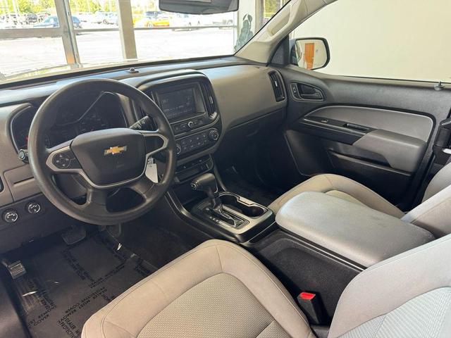 Photo of 2018 Summit White Chevrolet Colorado