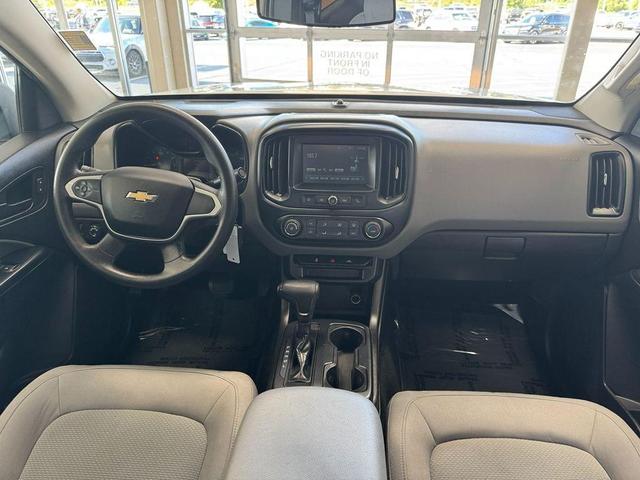 Photo of 2018 Summit White Chevrolet Colorado