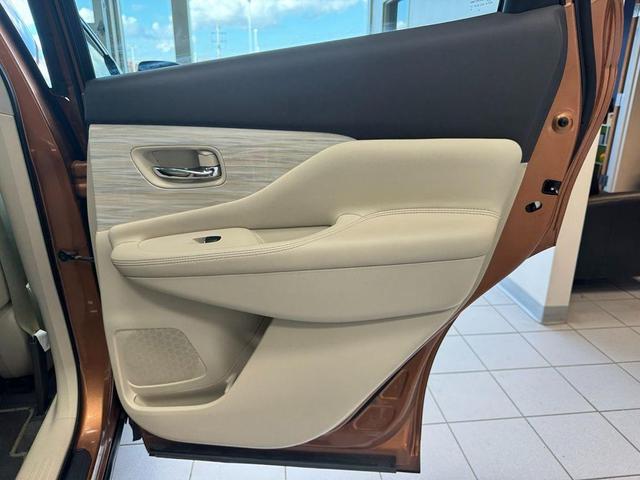 Photo of 2017 Pacific Sunset Metallic Nissan Murano