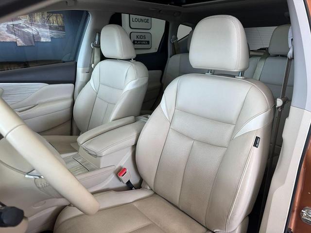 Photo of 2017 Pacific Sunset Metallic Nissan Murano