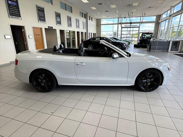 Photo of 2014 Ibis White/Black Roof Audi S5