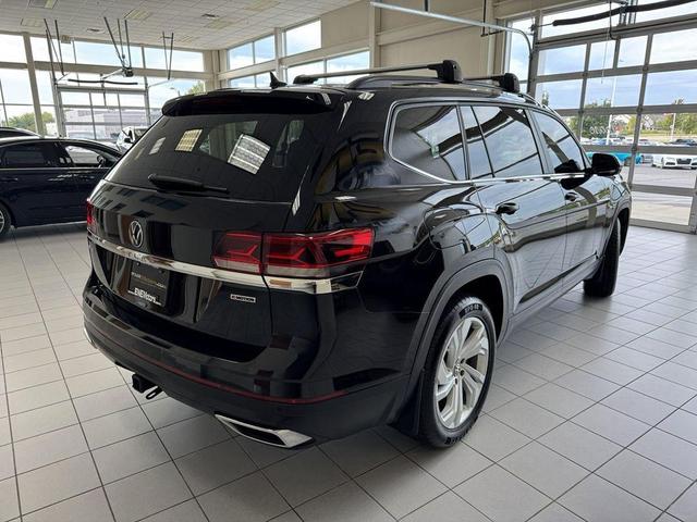 Photo of 2022 Deep Black Pearl Volkswagen Atlas