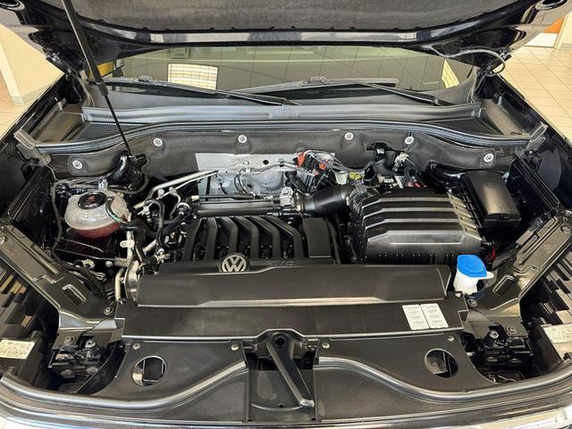 Photo of 2022 Deep Black Pearl Volkswagen Atlas