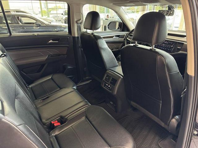 Photo of 2022 Deep Black Pearl Volkswagen Atlas