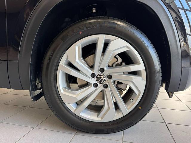 Photo of 2022 Deep Black Pearl Volkswagen Atlas