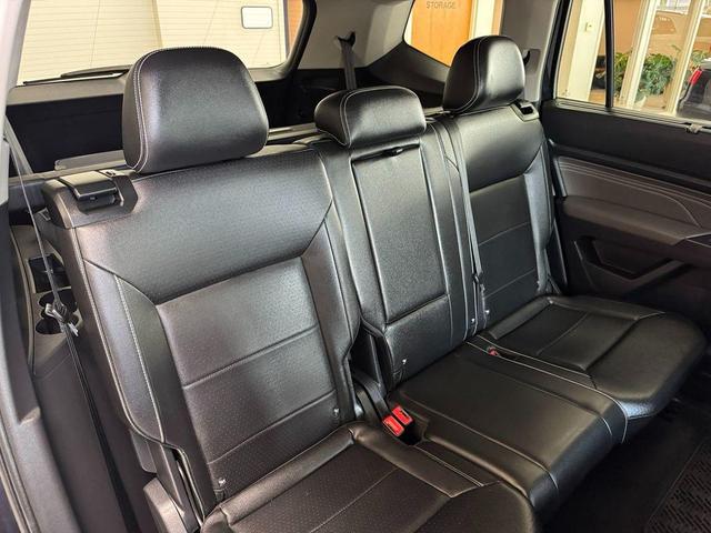 Photo of 2022 Deep Black Pearl Volkswagen Atlas