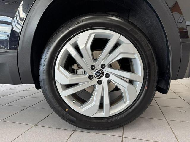 Photo of 2022 Deep Black Pearl Volkswagen Atlas