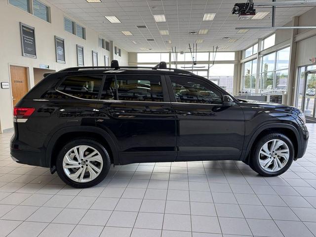 Photo of 2022 Deep Black Pearl Volkswagen Atlas