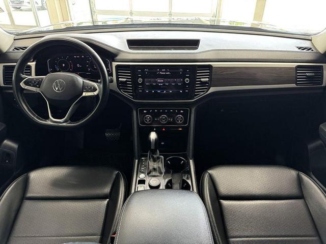 Photo of 2022 Deep Black Pearl Volkswagen Atlas
