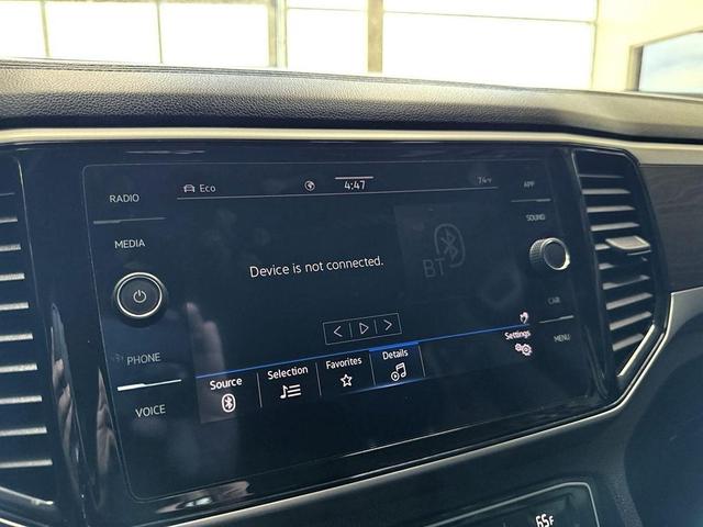Photo of 2022 Deep Black Pearl Volkswagen Atlas