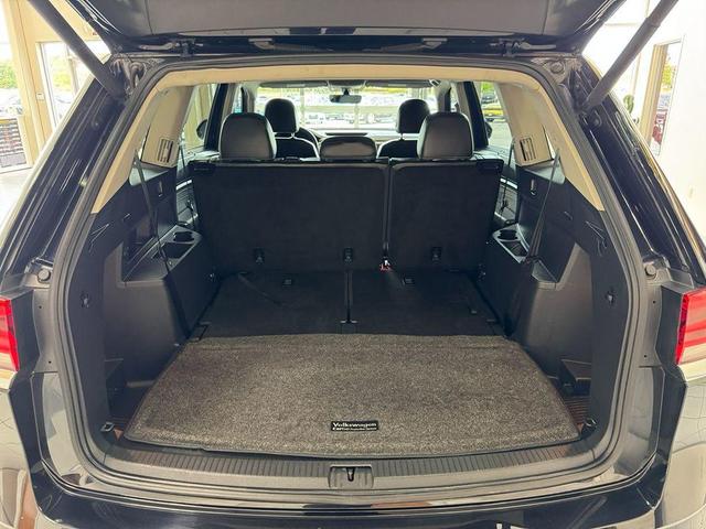 Photo of 2022 Deep Black Pearl Volkswagen Atlas