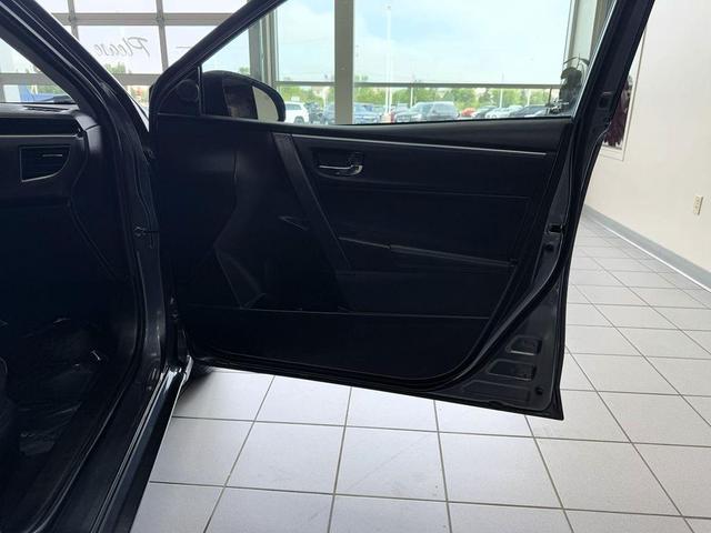 Photo of 2016 Blue Crush Metallic Toyota Corolla