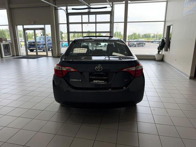 Photo of 2016 Blue Crush Metallic Toyota Corolla