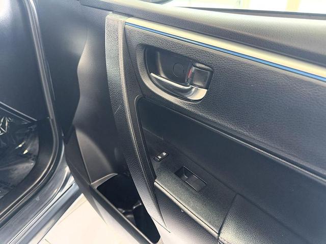 Photo of 2016 Blue Crush Metallic Toyota Corolla