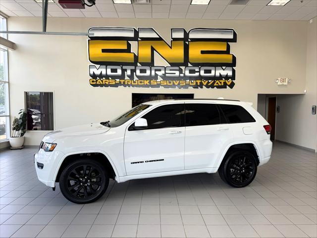 Photo of 2018 Bright White Clearcoat Jeep Grand Cherokee