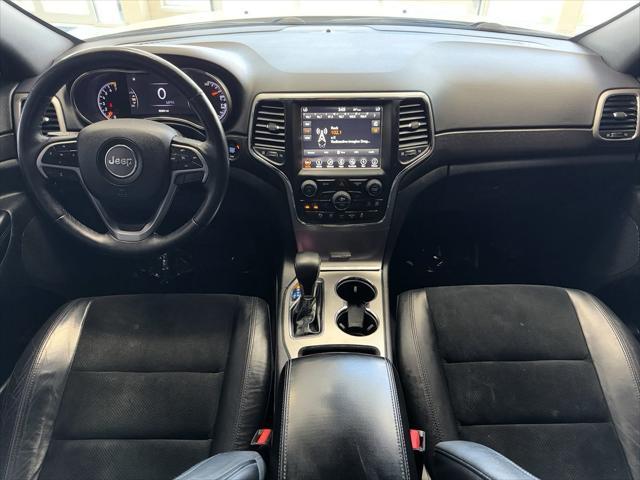 Photo of 2018 Bright White Clearcoat Jeep Grand Cherokee