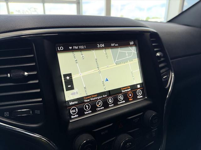 Photo of 2018 Bright White Clearcoat Jeep Grand Cherokee