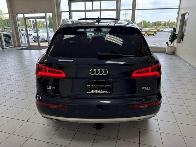 Photo of 2018 Navarra Blue Metallic Audi Q5