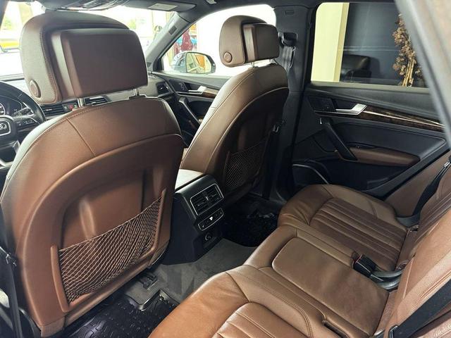 Photo of 2018 Navarra Blue Metallic Audi Q5
