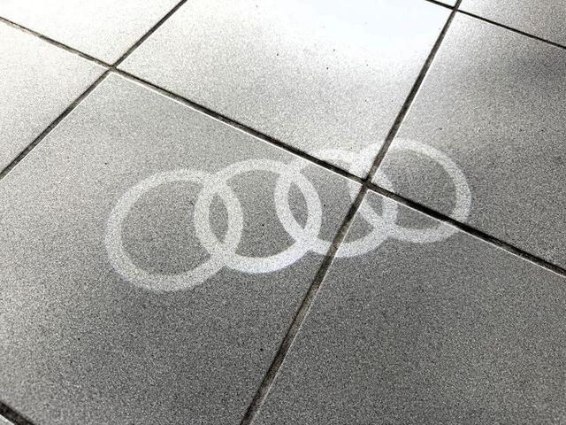 Photo of 2018 Navarra Blue Metallic Audi Q5
