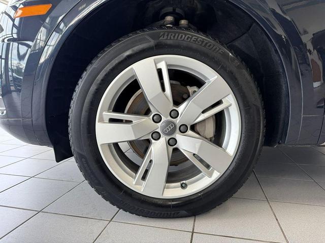 Photo of 2018 Navarra Blue Metallic Audi Q5