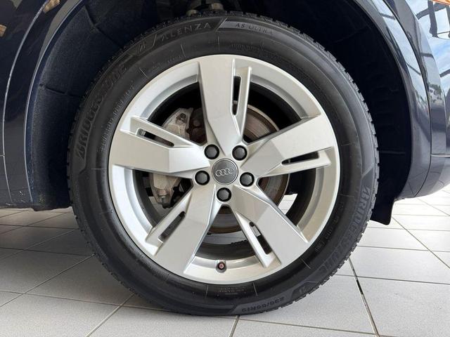 Photo of 2018 Navarra Blue Metallic Audi Q5