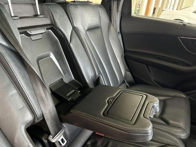 Photo of 2018 Night Black Audi Q7