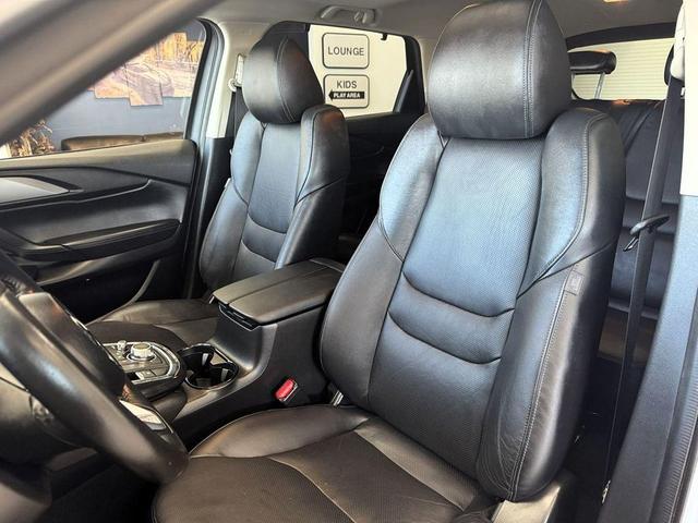 Photo of 2017 Sonic Silver Metallic Mazda CX-9