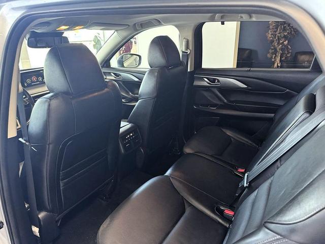 Photo of 2017 Sonic Silver Metallic Mazda CX-9