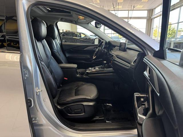 Photo of 2017 Sonic Silver Metallic Mazda CX-9