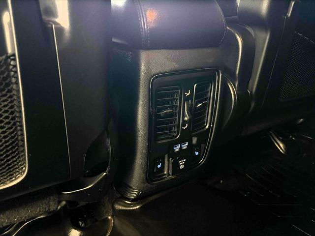 Photo of 2018 DB Black Clearcoat Dodge Durango