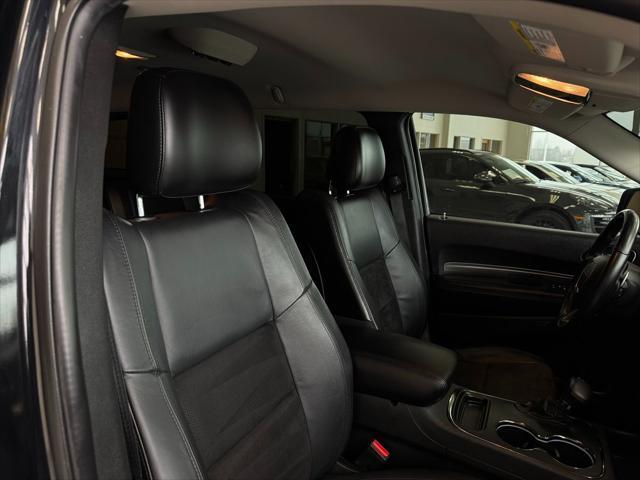Photo of 2018 DB Black Clearcoat Dodge Durango