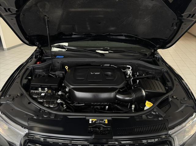 Photo of 2018 DB Black Clearcoat Dodge Durango