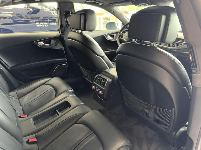 Photo of 2014 Ibis White Audi RS 7