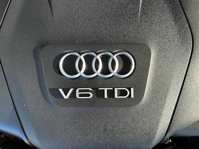 Photo of 2014 Aviator Blue Metallic Audi A6