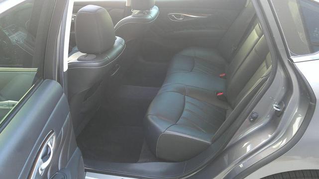 Photo of 2016 Liquid Platinum INFINITI Q70L