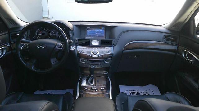 Photo of 2016 Liquid Platinum INFINITI Q70L