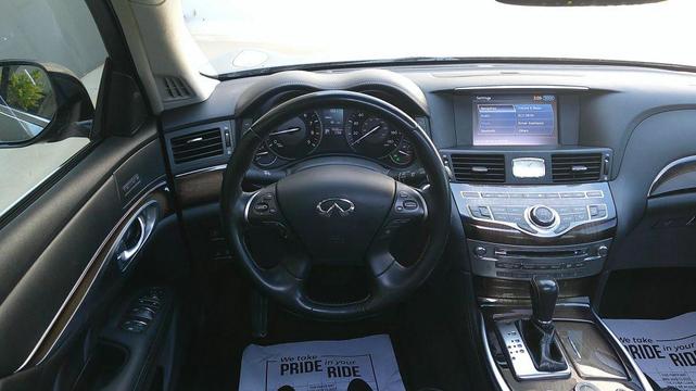 Photo of 2016 Liquid Platinum INFINITI Q70L