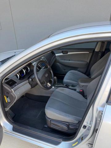 Photo of 2009 Bright Silver Metallic Hyundai SONATA