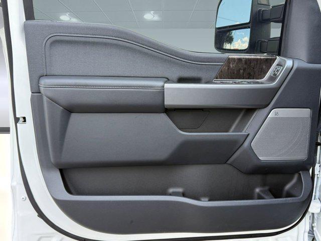 Photo of 2025 Star White Metallic Tri-Coat Ford F-250
