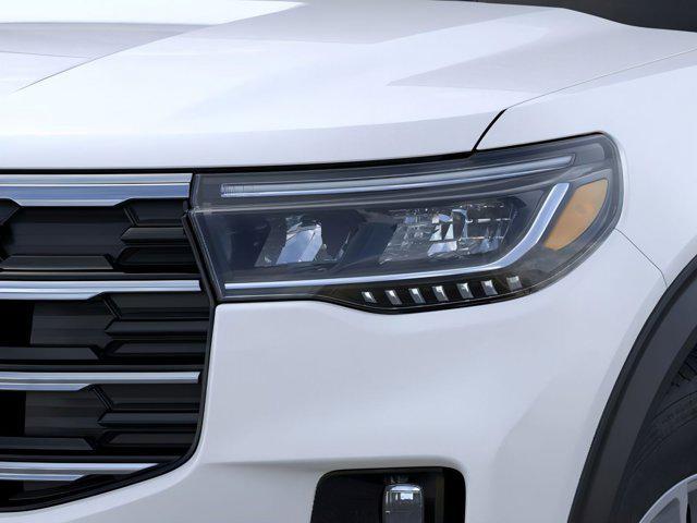 Photo of 2025 Star White Metallic Tri-Coat Ford Explorer