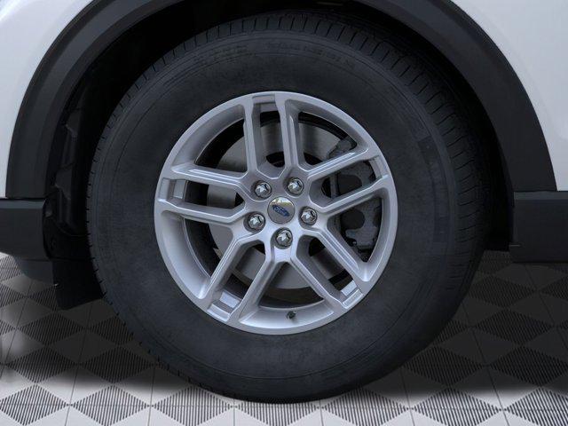 Photo of 2025 Star White Metallic Tri-Coat Ford Explorer