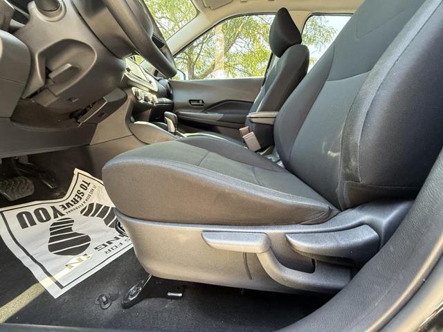 Photo of 2024 Super Black Nissan Kicks